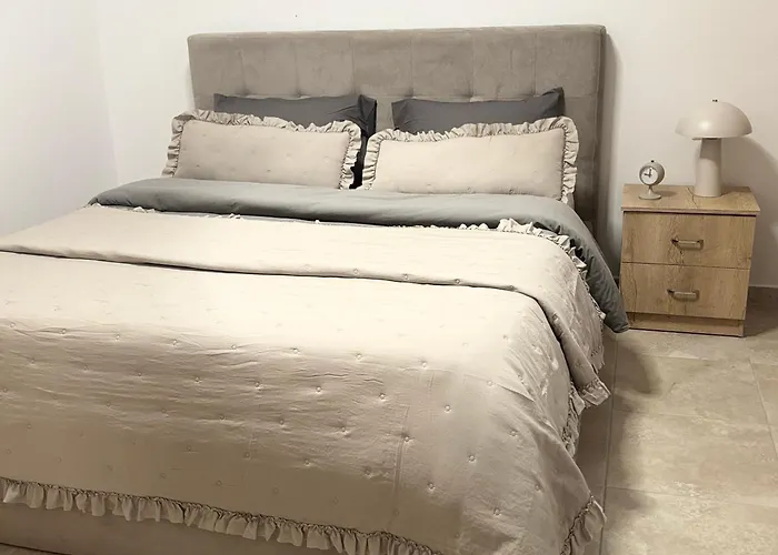 Qerret Sands * Golem (Tirana)